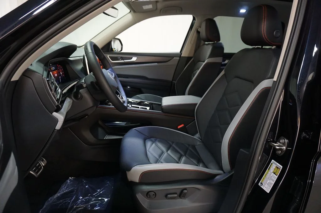 New 2026 Black Volkswagen 2.0T Peak Edition image 10