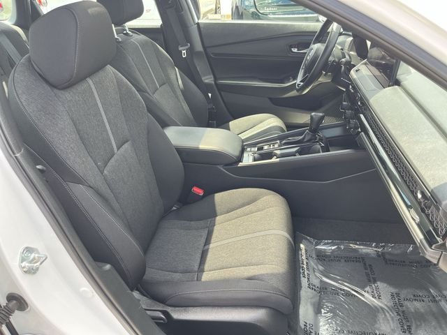 Used 2025 White Honda Sport image 27