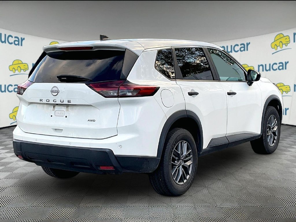 Used 2024 Glacier White Nissan S image 6