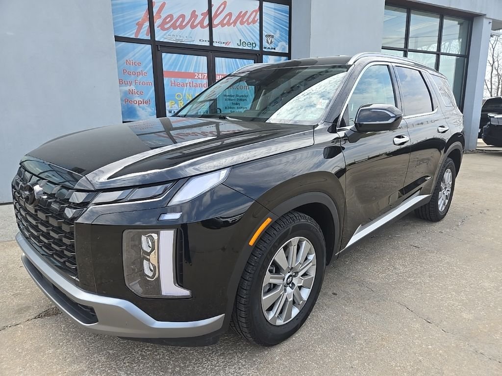 Used 2025 Hyundai Palisade SEL with VIN KM8R2DGE8SU825687 for sale in Kansas City