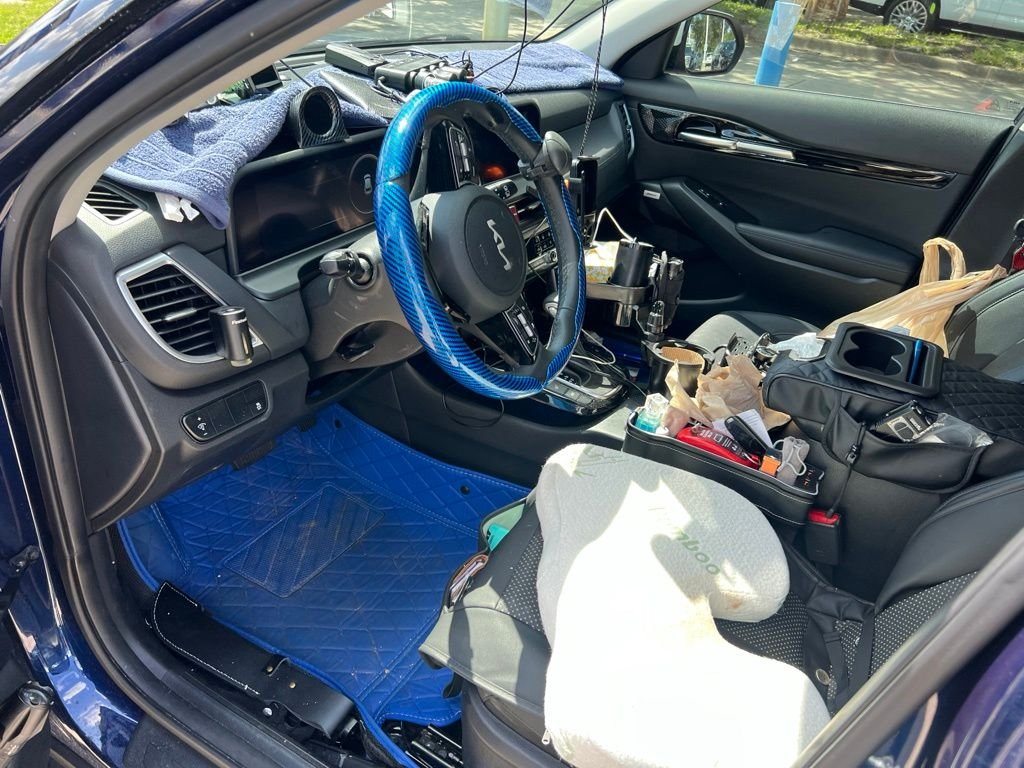 Used 2024 Blue Kia SX image 8