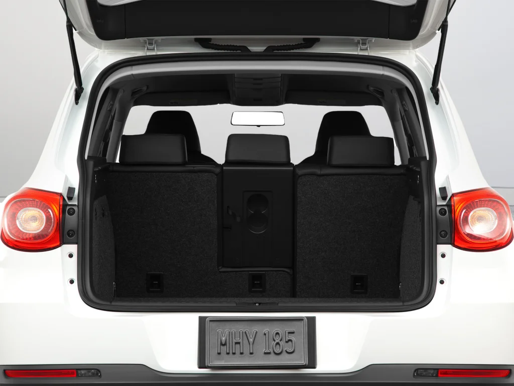 Used 2011 White Volkswagen S image 14