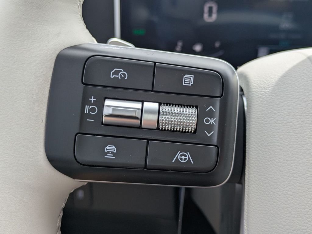 New 2026 Silver Hyundai SE image 16