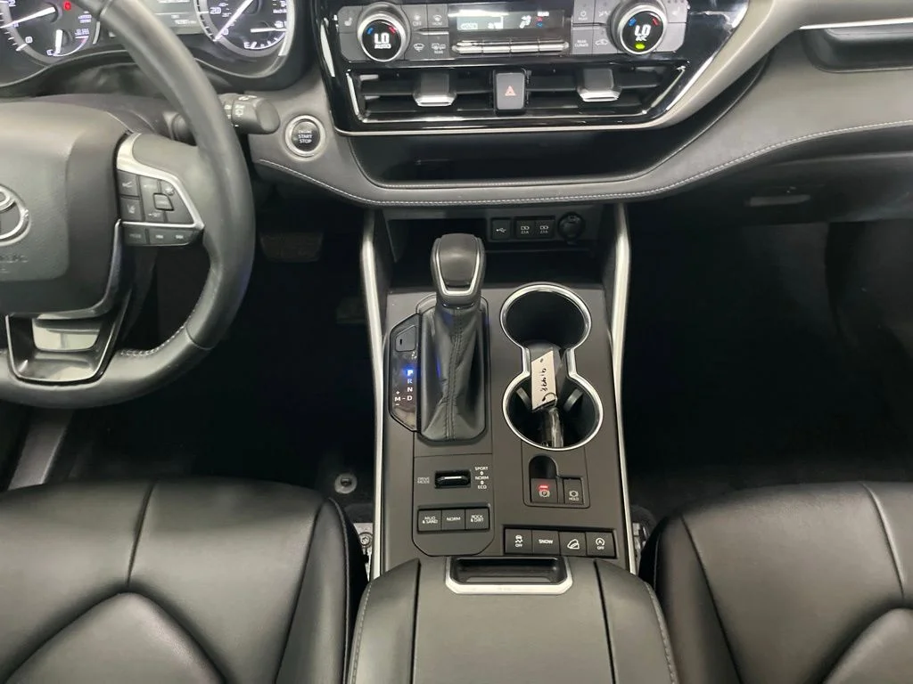Used 2020 Gray Toyota XLE image 11