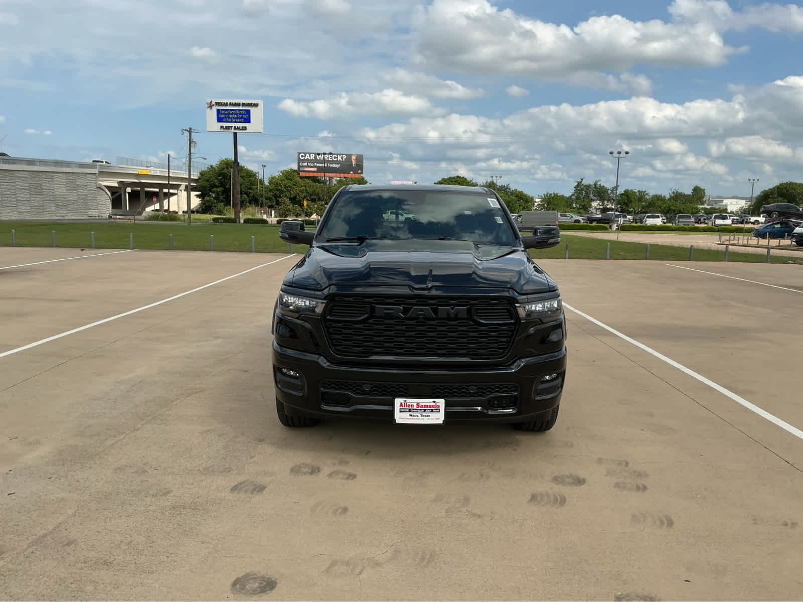 New 2026 Diamond Black Crystal Pearl-Coat Exterior Paint RAM Lone Star image 3