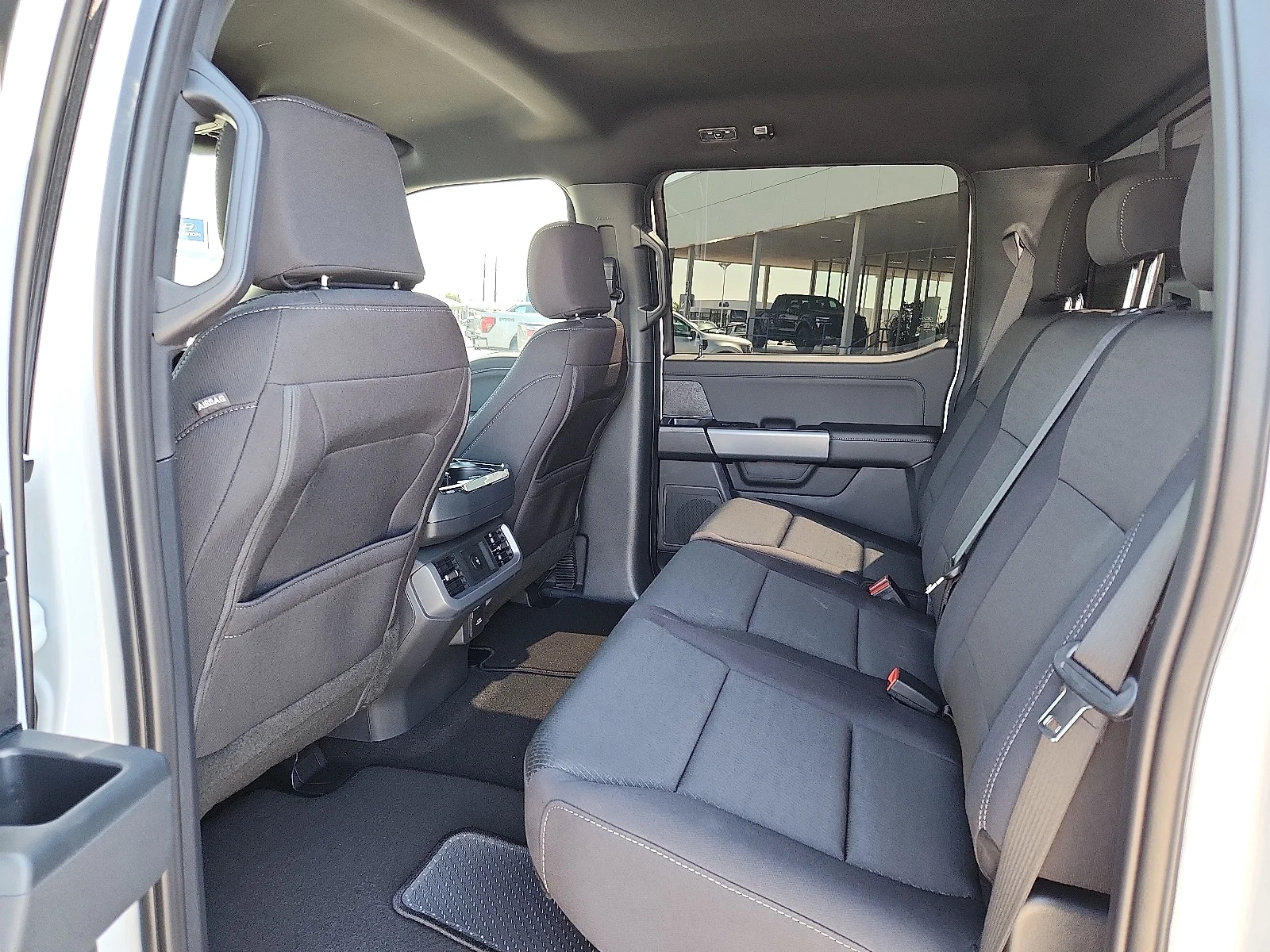 New 2026 Oxford White Ford XLT image 9