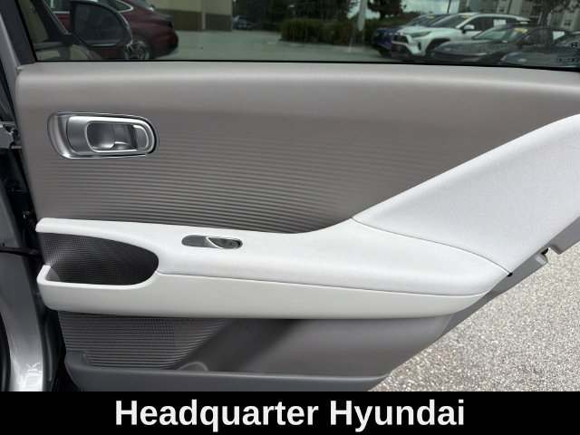 Used 2024 Silver Hyundai SEL image 17