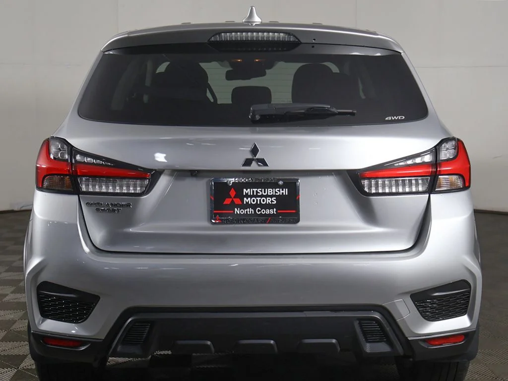 Used 2023 Silver Mitsubishi 2.0 ES image 7