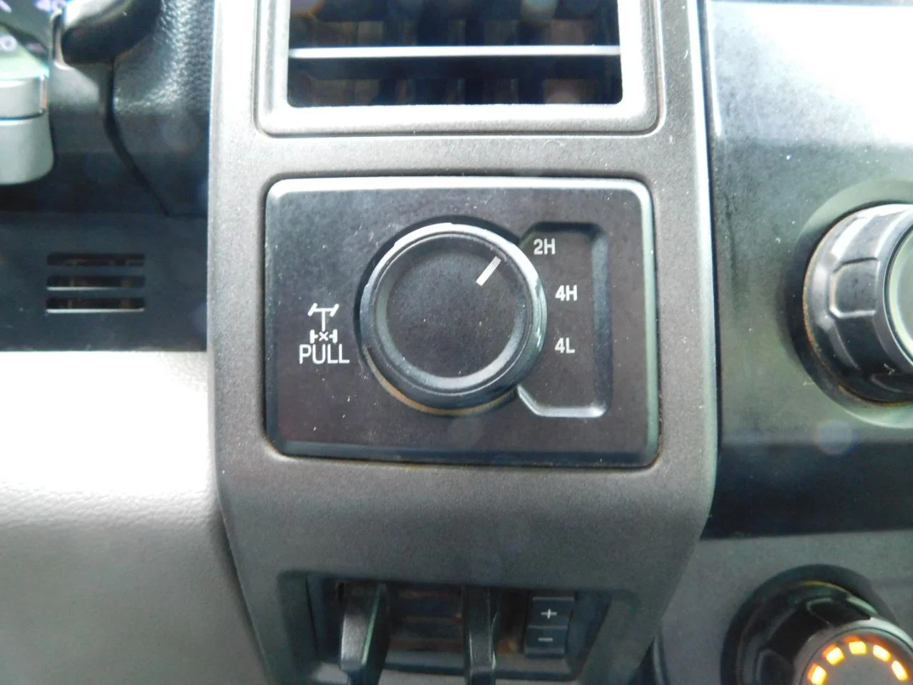 Used 2020 White Ford XL 4WD Crew Cab 6.75 ft Box image 35