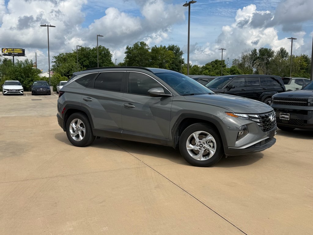 Used 2024 Hampton Gray Hyundai SEL image 8