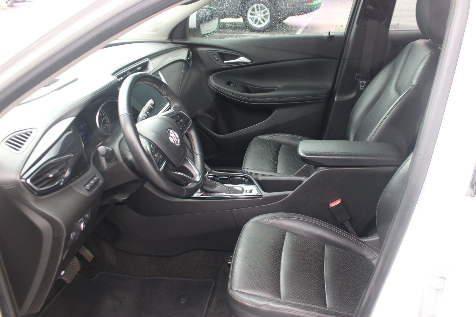 Used 2022 White Frost Tricoat Buick Essence image 15
