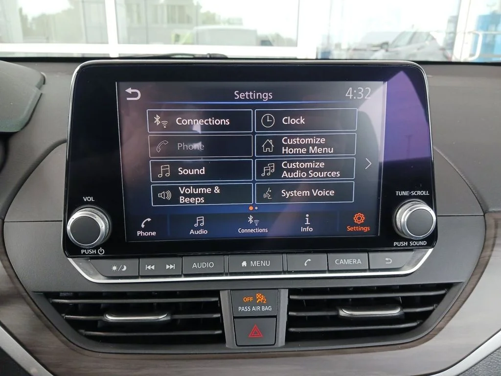 Used 2024 Black Nissan 2.5 SV image 20