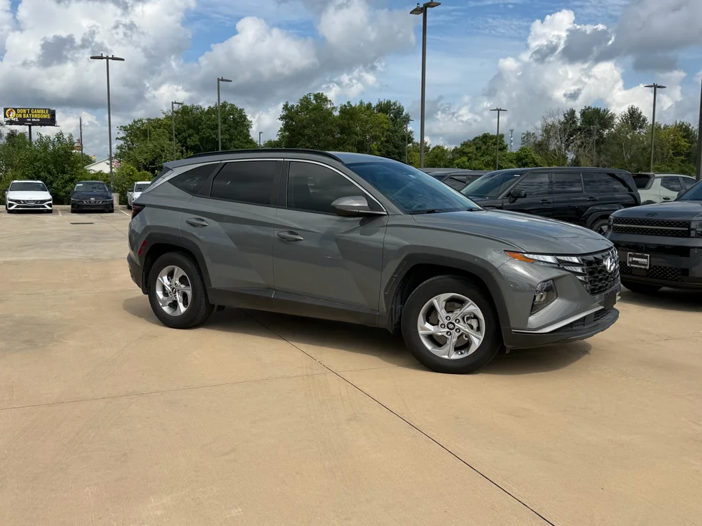 Used 2024 Hampton Gray Hyundai SEL image 8