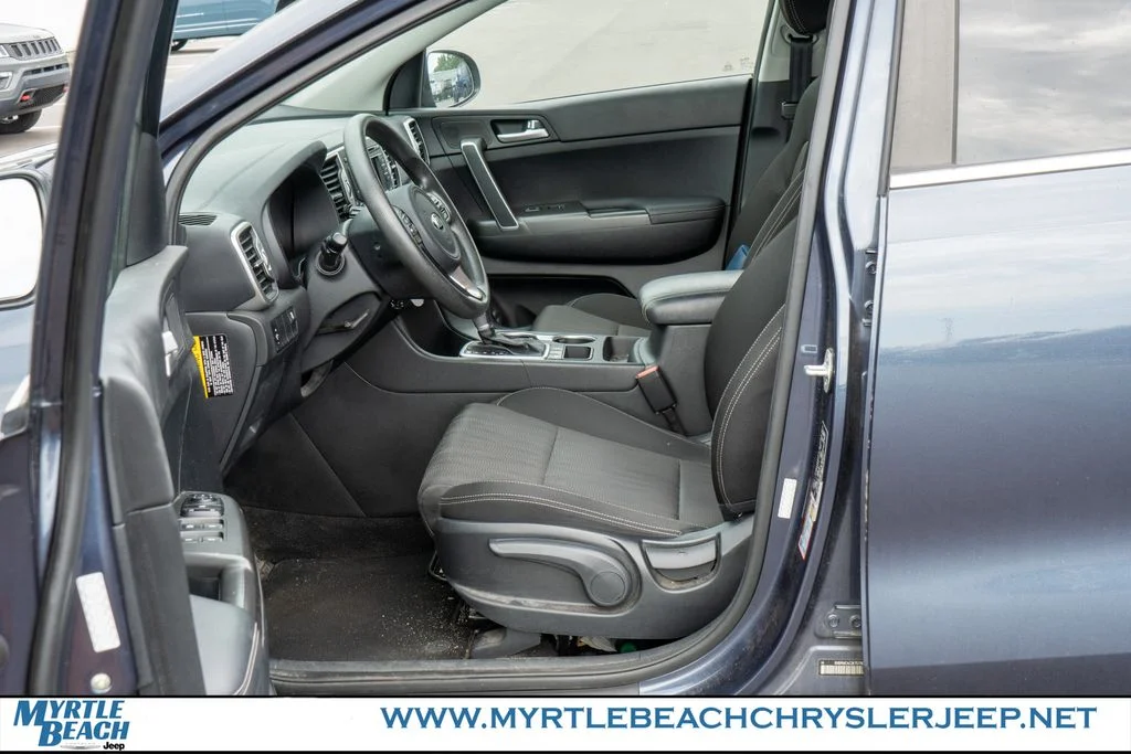 Used 2019 Pacific Blue Kia LX image 17