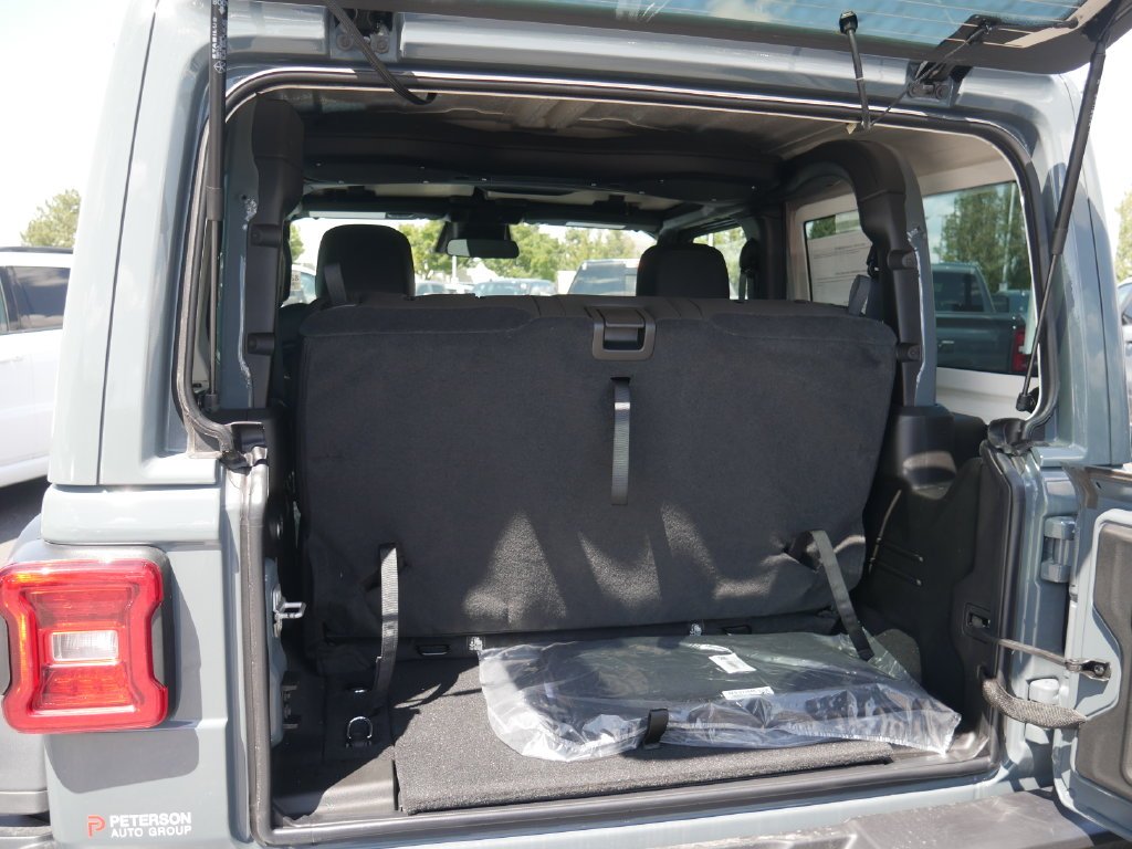 New 2026 Anvil Clear-Coat Exterior Paint Jeep Rubicon image 14