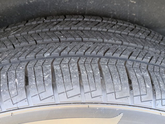 Used 2023  Ford  image 16