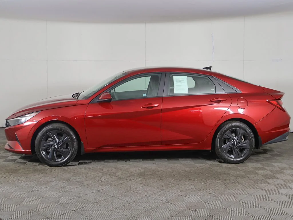 Used 2023 Red Hyundai SEL image 16