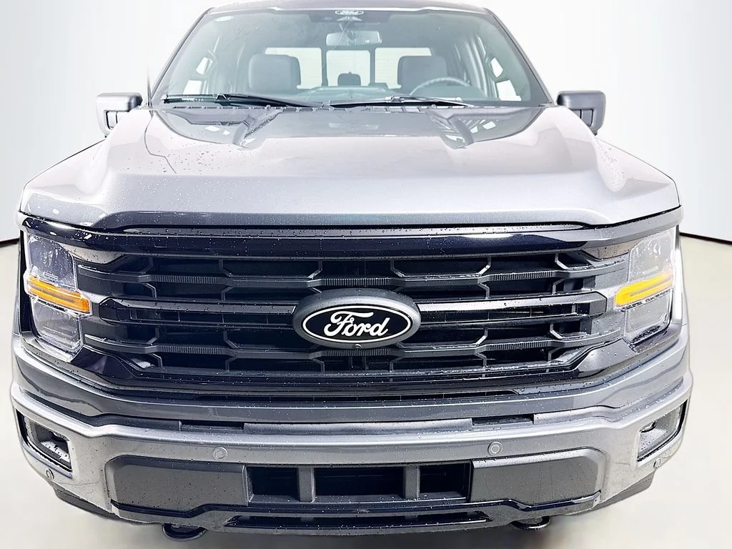 New 2026 Carbonized Gray Metallic Ford XLT image 2