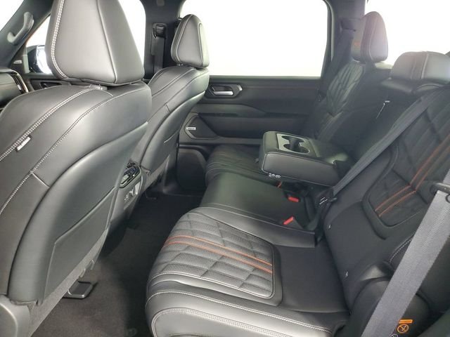 2025 Nissan Armada PRO-4X - Photo 16