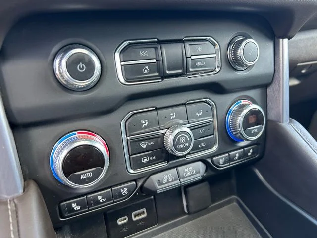 Used 2022 Blue GMC SLT image 30