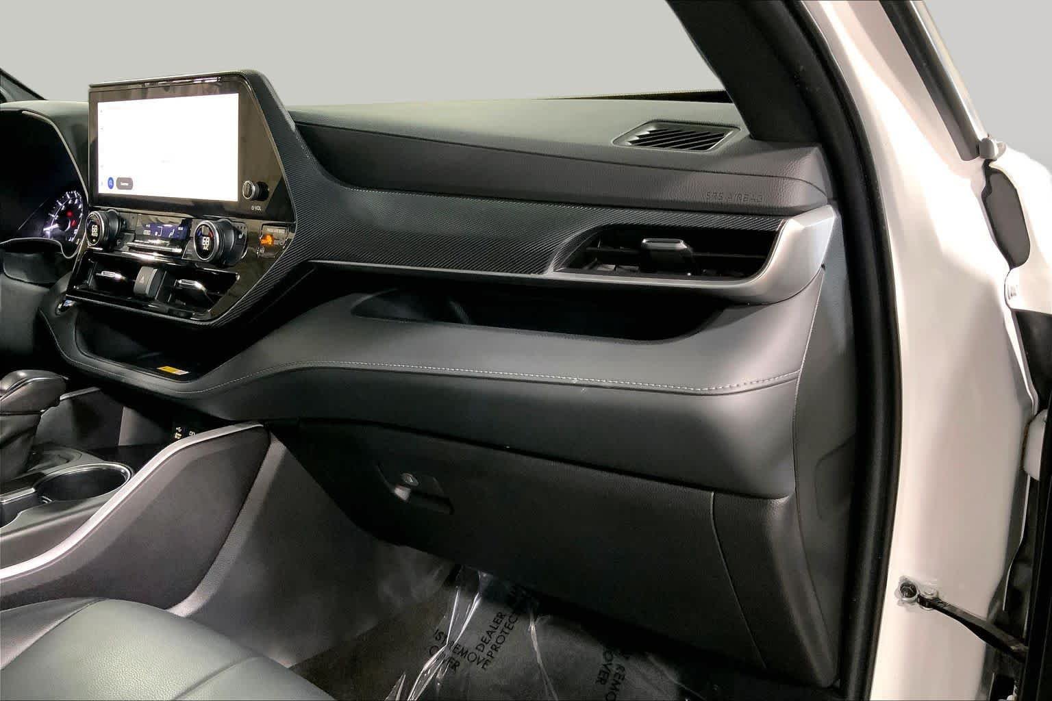 Used 2023 Wind Chill Pearl Toyota XSE image 19