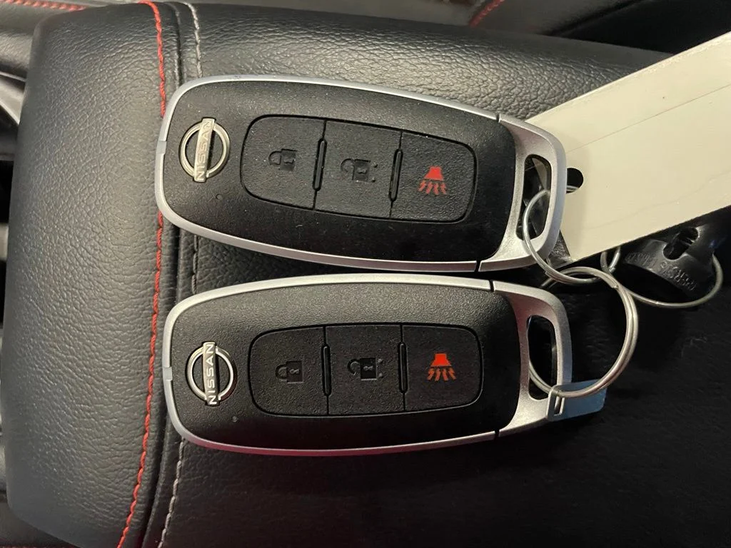 Used 2025 Red Nissan SR image 18