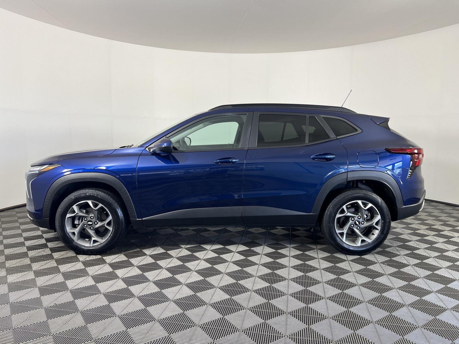 Used 2024 Blue Glow Metallic Chevrolet LT image 26