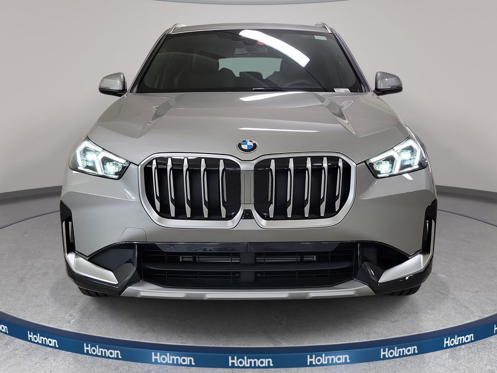 New 2026 Space Silver Metallic BMW xDrive28i image 2
