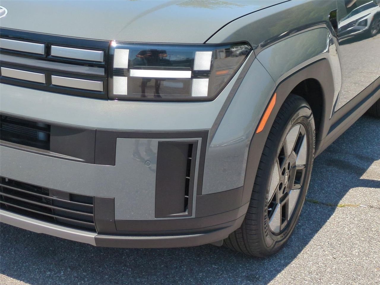 New 2026 Hampton Gray Hyundai SE image 9