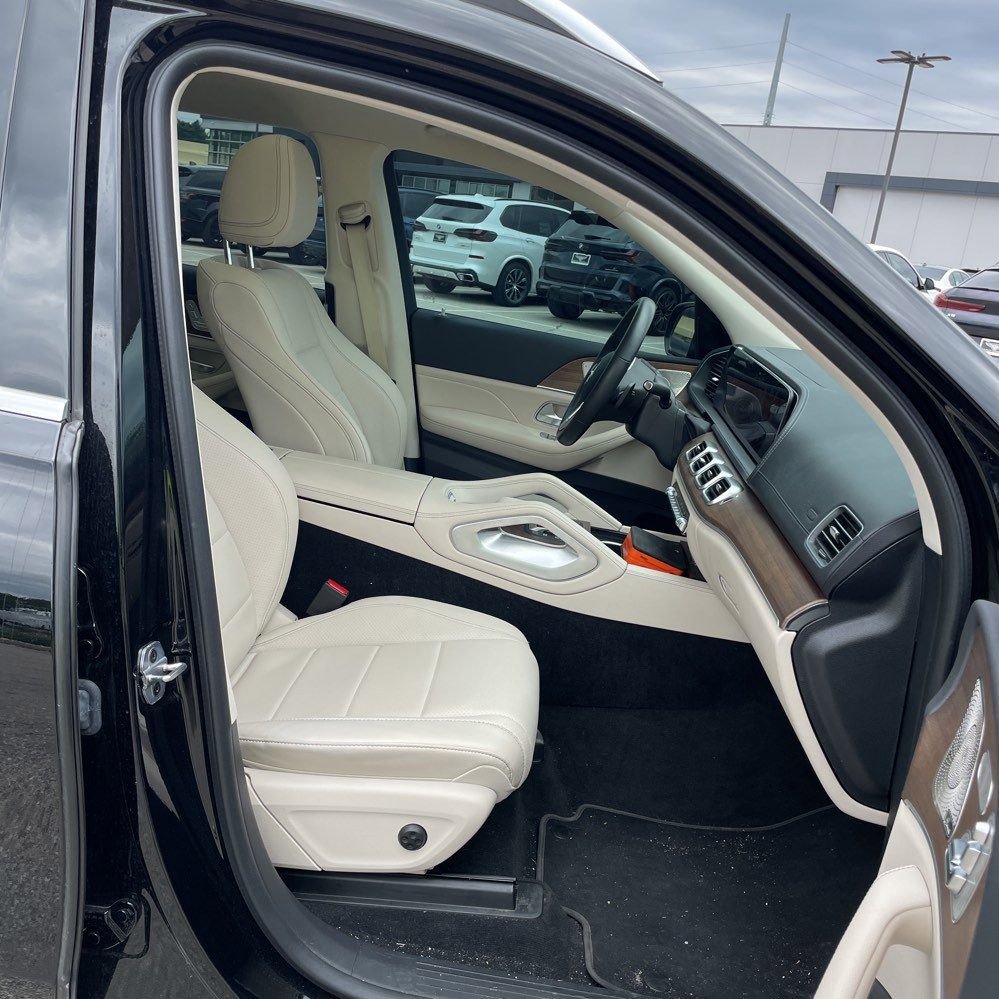 Used 2022 Black Mercedes-Benz GLS 450 image 4