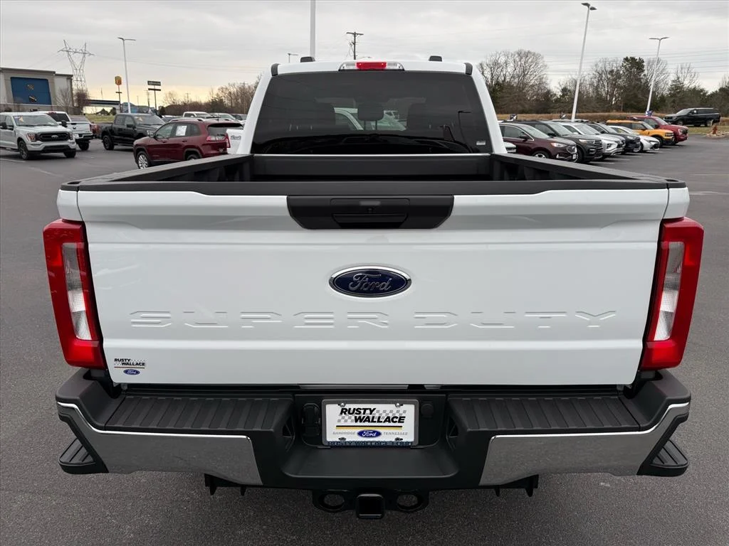 New 2026 Oxford White Ford F-250® XLT image 5