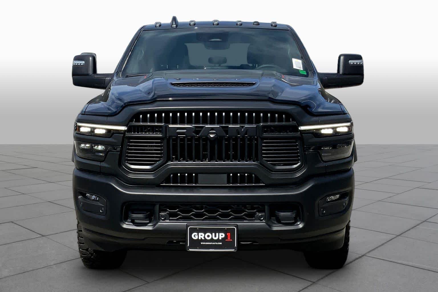 New 2026 Diamond Black Crystal Pearl-Coat Exterior Paint RAM Rebel image 3