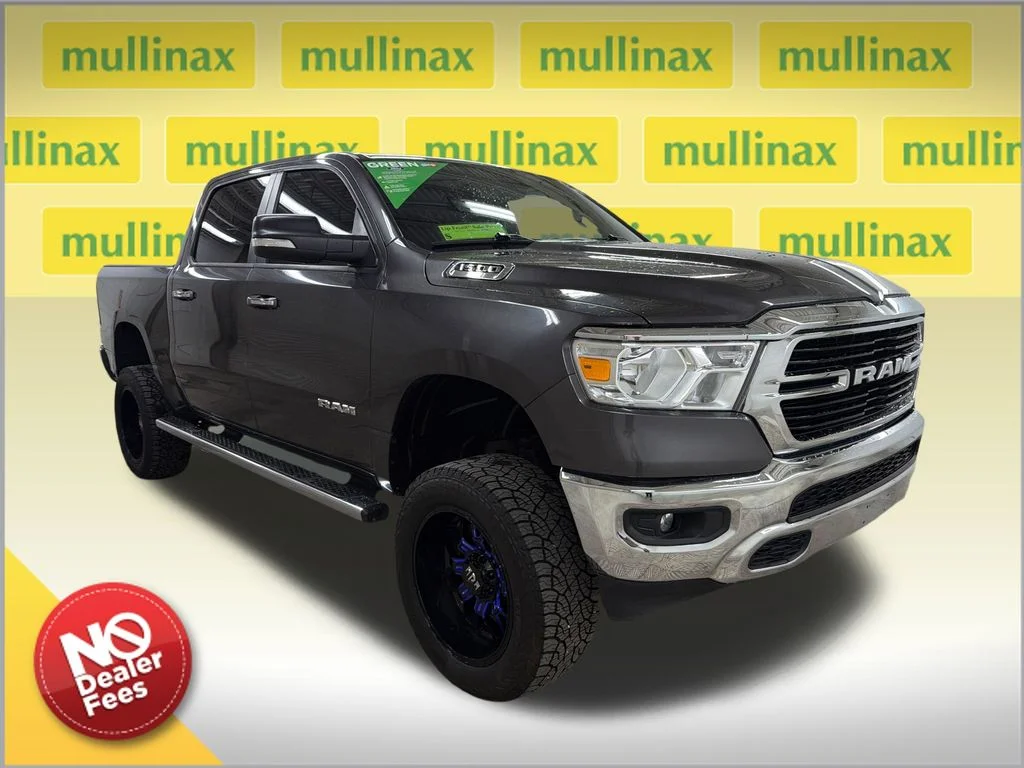 2019 RAM 1500 Big Horn/Lone Star 4x4 Crew Cab 5'7's photo