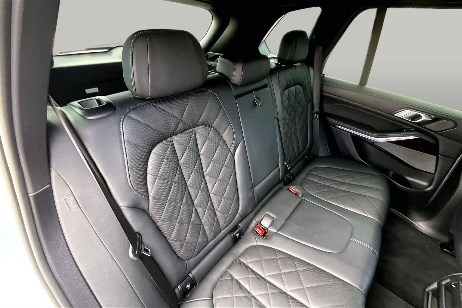 Used 2024 Brooklyn Grey Metallic BMW xDrive40i image 27