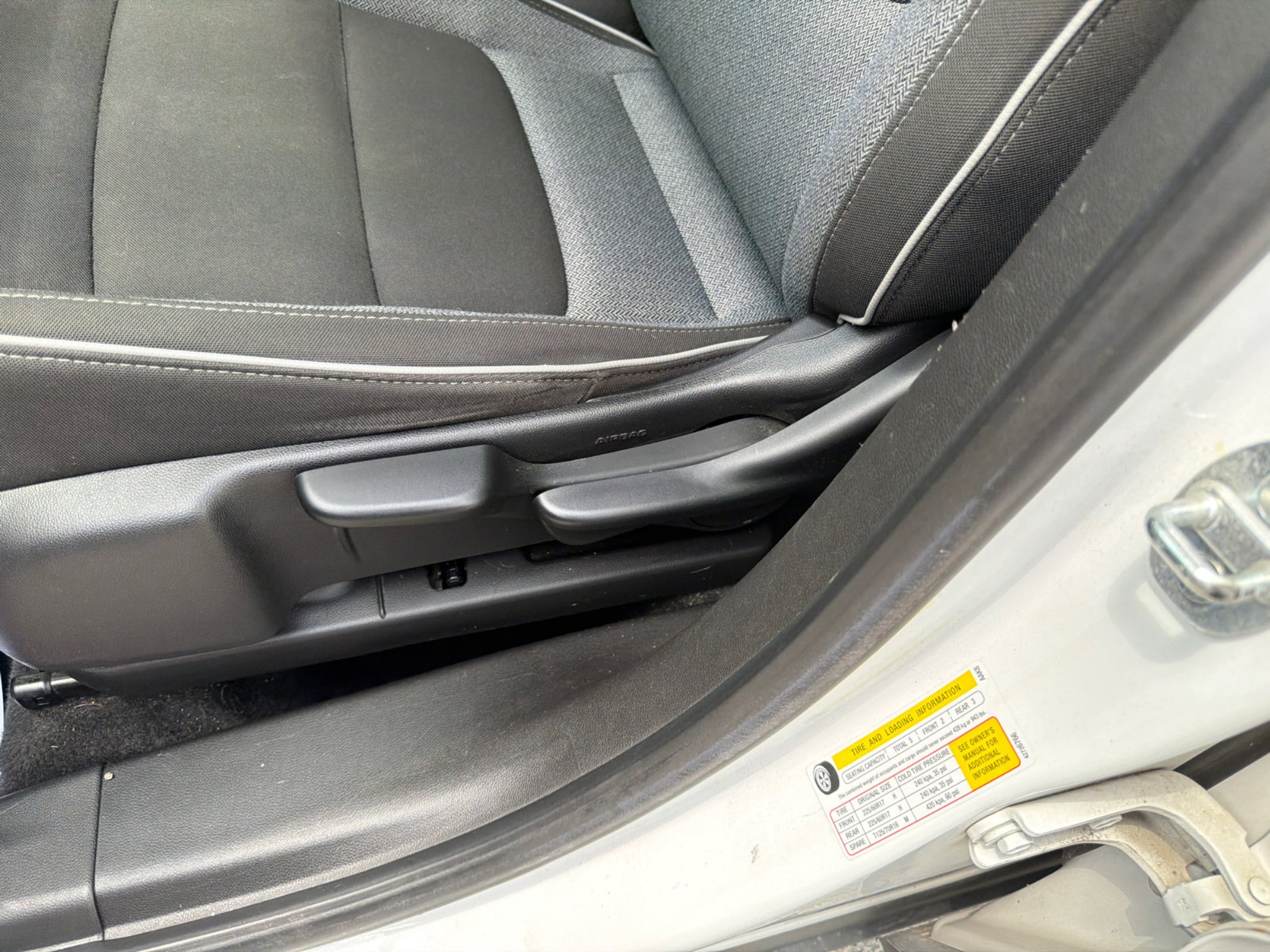 Used 2022 Summit White Chevrolet LS image 18