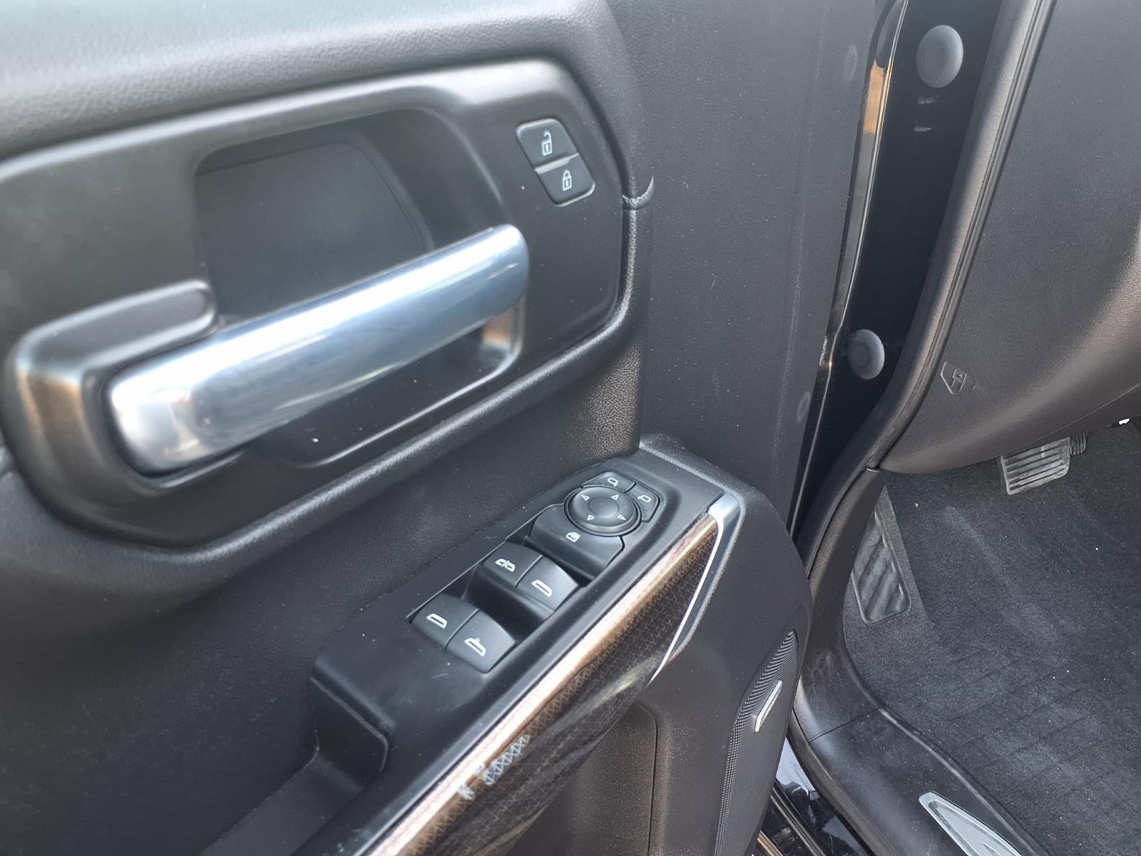 2021 Chevrolet Silverado 1500 photo 17 of 26