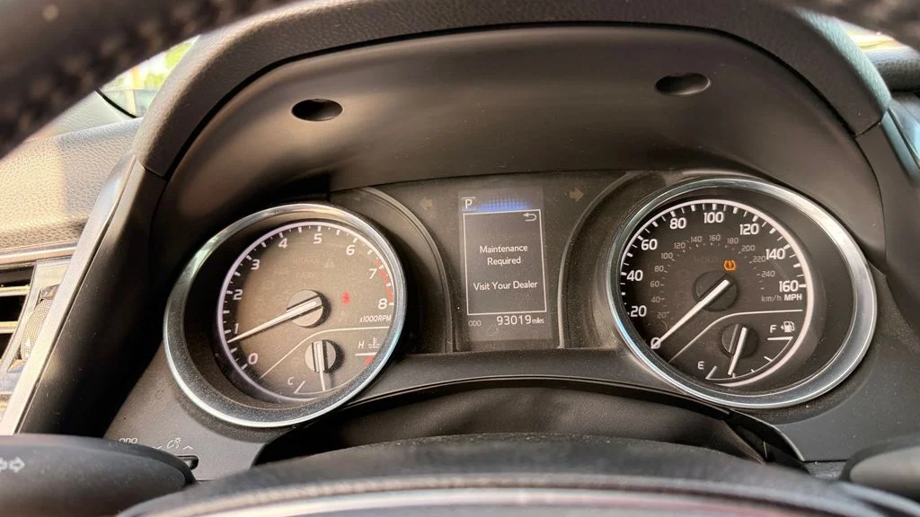 Used 2019 Silver Toyota SE image 22