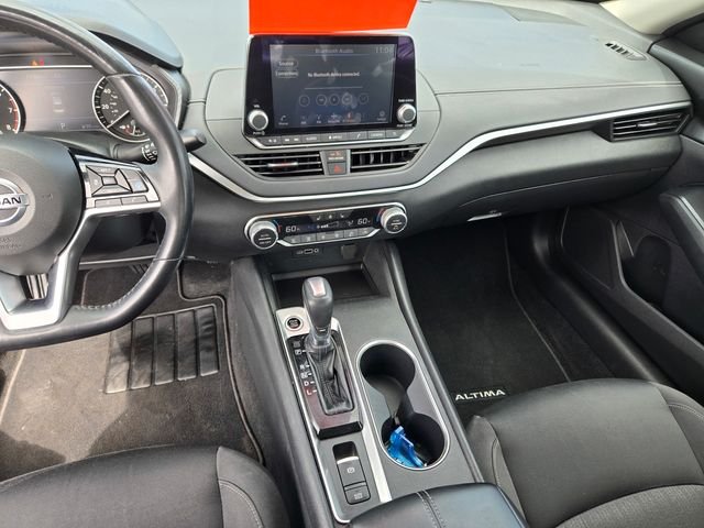 Used 2019 Blue Nissan 2.5 SV image 17
