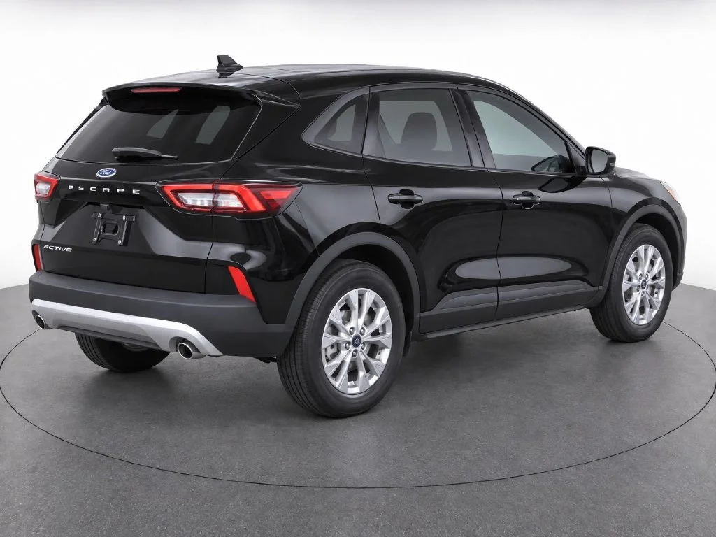 Used 2025 Black Ford Active image 3