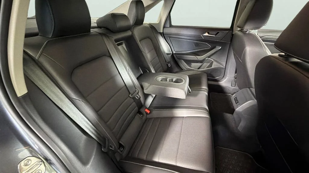 Used 2021 Gray Volkswagen 1.4T SEL image 31