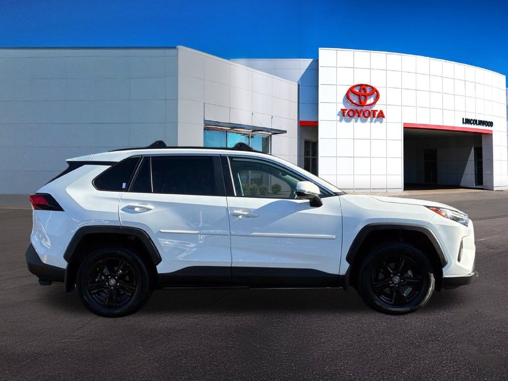 Used 2025 White Toyota XLE image 8