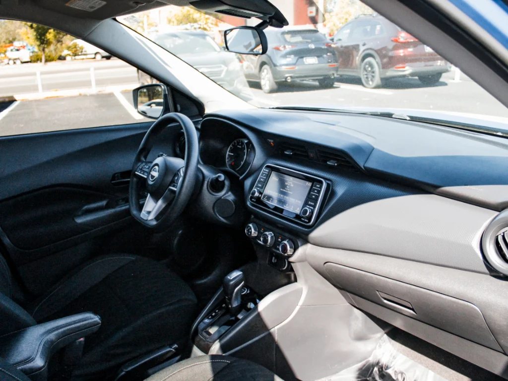 Used 2022 Electric Blue Metallic Nissan S image 25