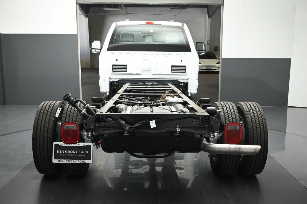 New 2026 Oxford White Ford XL image 7
