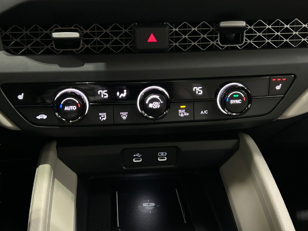 Used 2026 Platinum White Pearl Honda SE image 20