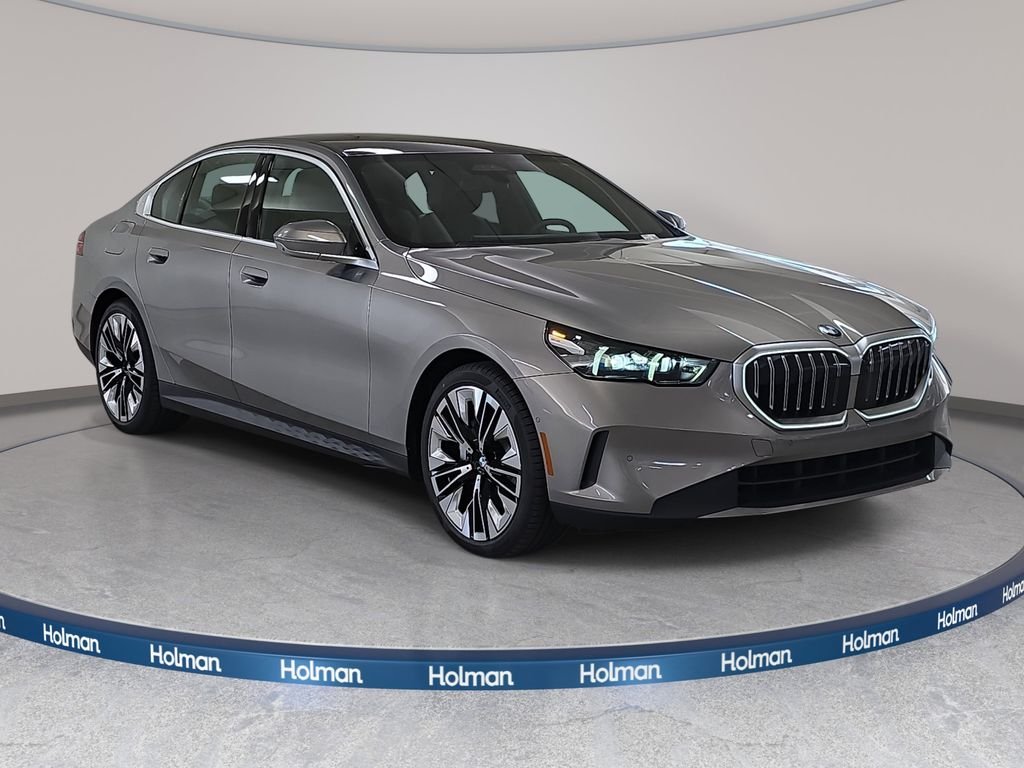 New 2027 Oxide Grey Metallic BMW 530i image 3