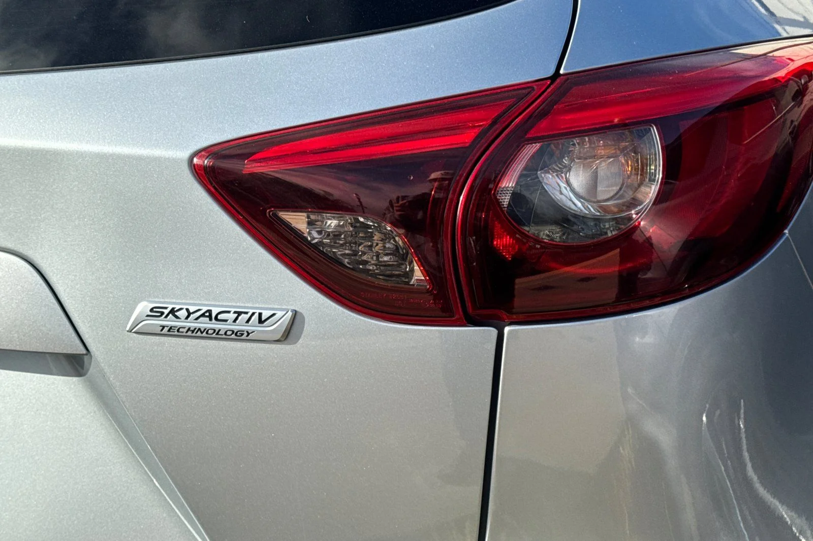 Used 2016 Sonic Silver Metallic Mazda Grand Touring image 7