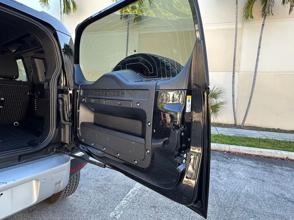 Used 2025 Black Land Rover S image 52