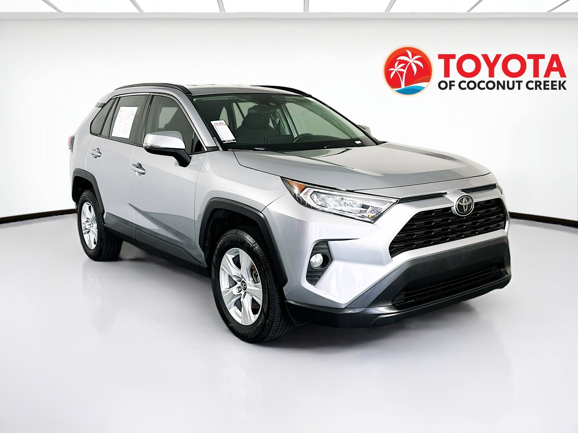 Used 2020 Silver Sky Metallic Toyota XLE image 1