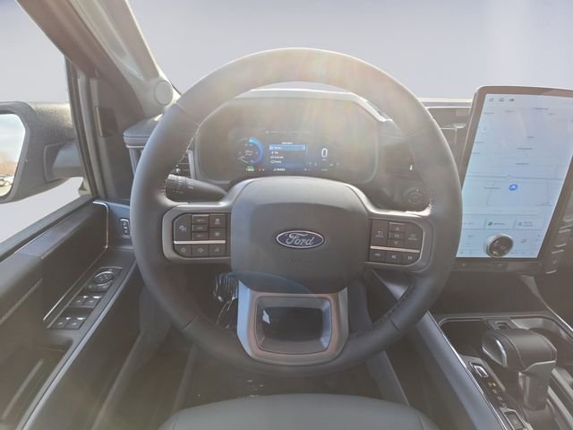 2025 Ford F-150 Lightning Flash - Photo 12