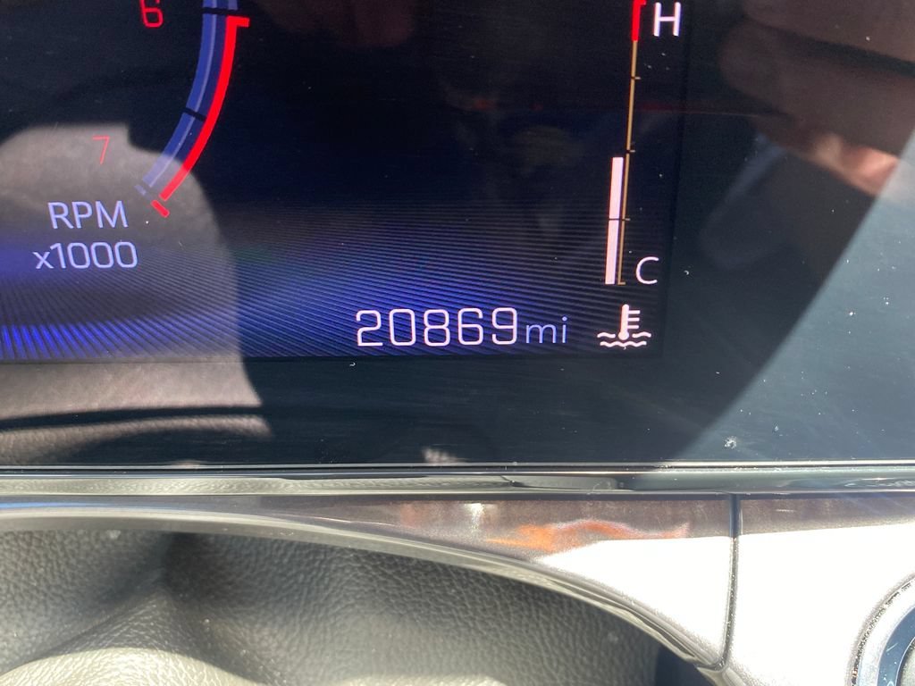 Used 2025 Summit White Chevrolet ACTIV image 16